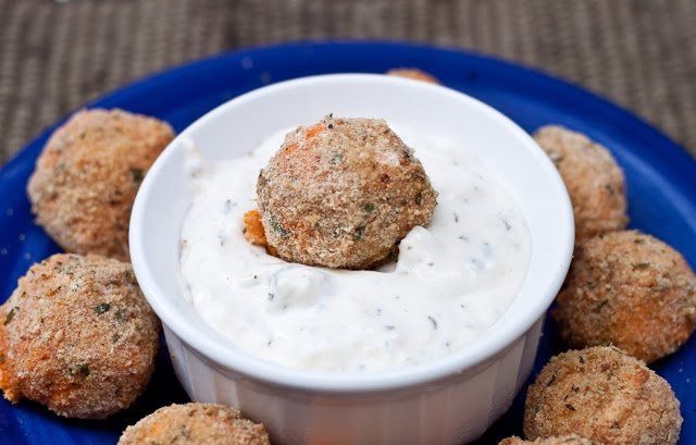 Buffalo Chicken Cheese Bites {more Super Bowl Food}