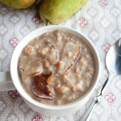 Overnight Spiced Vanilla-Pear Oatmeal