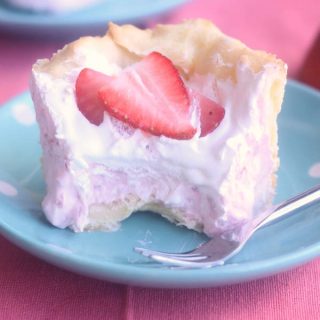 Strawberry Cream Eclair Cake