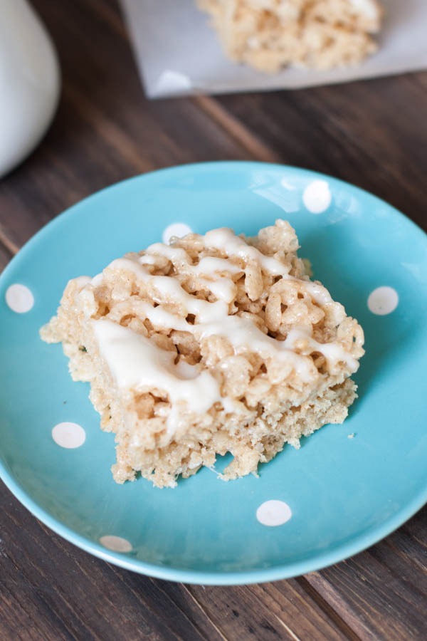 Cinnamon Roll Rice Krispie Treats