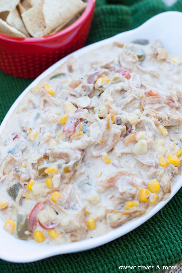 https://boysahoy.com/wp-content/uploads/2014/10/slow-cooker-chicken-fajita-dip-sweettreatsmore.com-main1-1.jpg