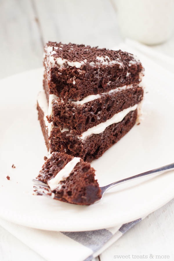 heavenly-chocolate-cake-recipe-www.sweettreatsmore.com-main2.jpg ...