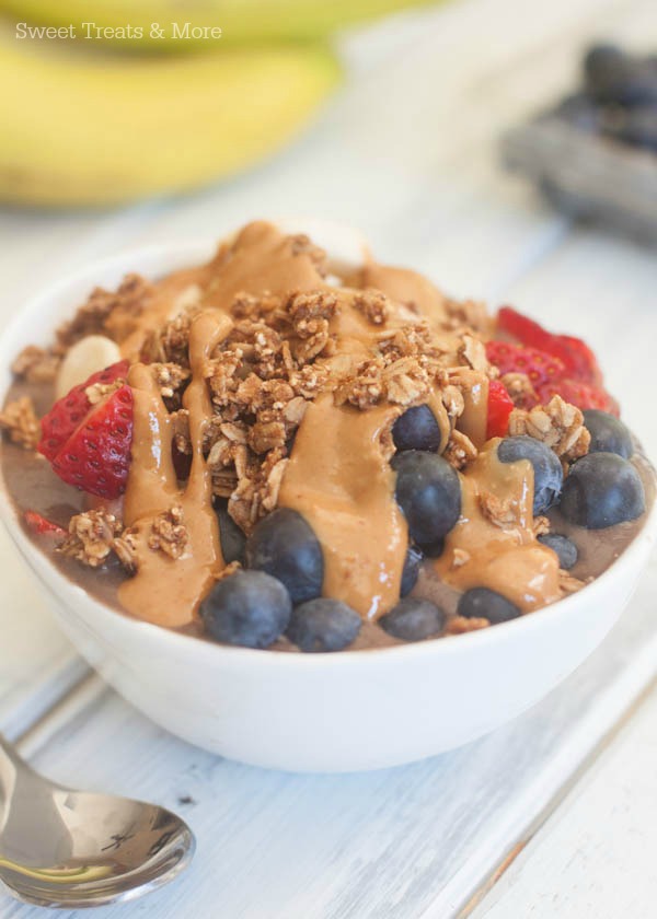 Easy Peanut Butter Acai Bowl