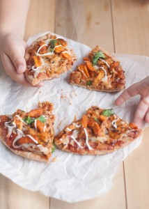 BBQ Chicken and Sweet Potato Fry Pita Pizzas | super quick and easy #dinner, pizza made with whole wheat pitas, bbq chicken and sweet potato fries!