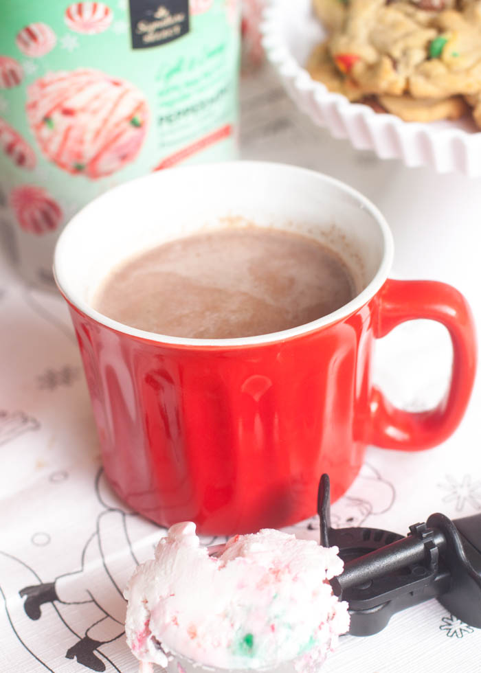 Old Fashioned Peppermint Hot Cocoa Floats