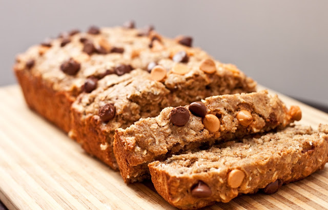 Low Fat Oatmeal Banana Bread