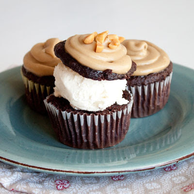 Ice Cream Sundae Cupcakes with Caramel Cream Frosting