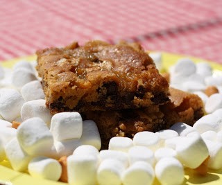 Disappearing Marshmallow Blondies