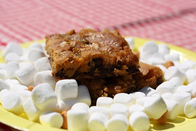 Disappearing Marshmallow Blondies