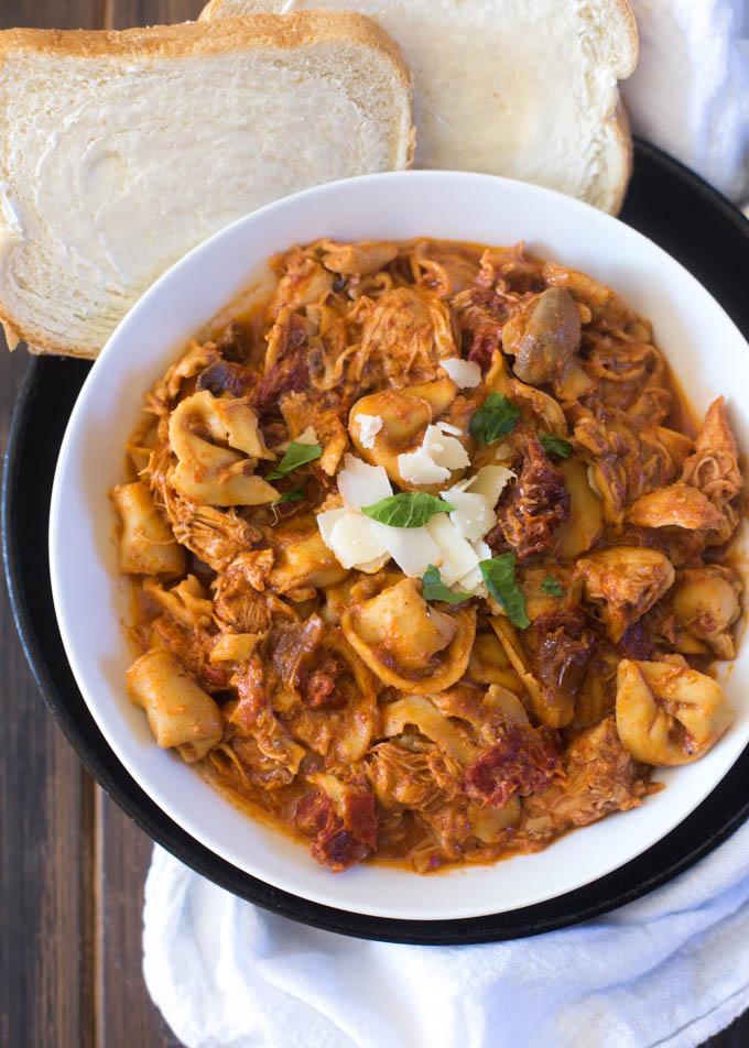 Slow Cooker Tuscan Chicken & Cheese Tortellini Pasta