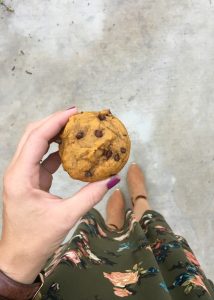 Grab this quick and easy, Healthy Kodiak Cakes Pumpkin Chocolate Chip Muffins for fall! Your whole family will LOVE them!